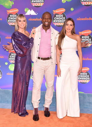 SANTA MONICA, CA - APRIL 9: Heidi Klum, Terry Crews, and Sof?a Vergara at the 2022 Nickelodeon Kids Choice Awards at the Barker Hangar in Santa Monica, California on April 9, 2022. Copyright: xJeffreyxMayer JTMPhotosx