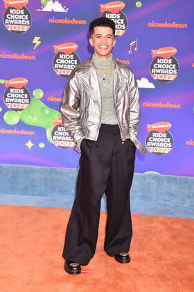 SANTA MONICA, CA - APRIL 9: Jordan Fisher at the 2022 Nickelodeon Kids Choice Awards at the Barker Hangar in Santa Monica, California on April 9, 2022. Copyright: xJeffreyxMayer JTMPhotosx
