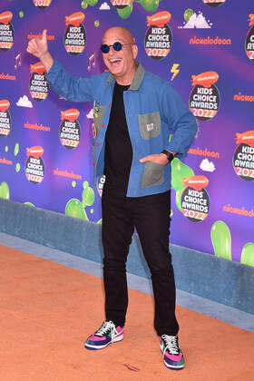SANTA MONICA, CA - APRIL 9: Howie Mandel at the 2022 Nickelodeon Kids Choice Awards at the Barker Hangar in Santa Monica, California on April 9, 2022. Copyright: xJeffreyxMayer JTMPhotosx