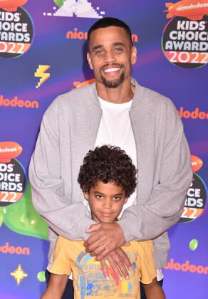 SANTA MONICA, CA - APRIL 9: Michael Ealy and Elijah Brown at the 2022 Nickelodeon Kids Choice Awards at the Barker Hangar in Santa Monica, California on April 9, 2022. Copyright: xJeffreyxMayer JTMPhotosx