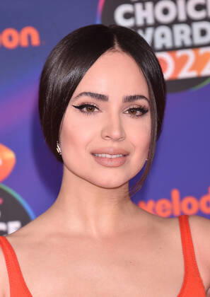 SANTA MONICA, CA - APRIL 9: Sofia Carson at the 2022 Nickelodeon Kids Choice Awards at the Barker Hangar in Santa Monica, California on April 9, 2022. Copyright: xJeffreyxMayer JTMPhotosx
