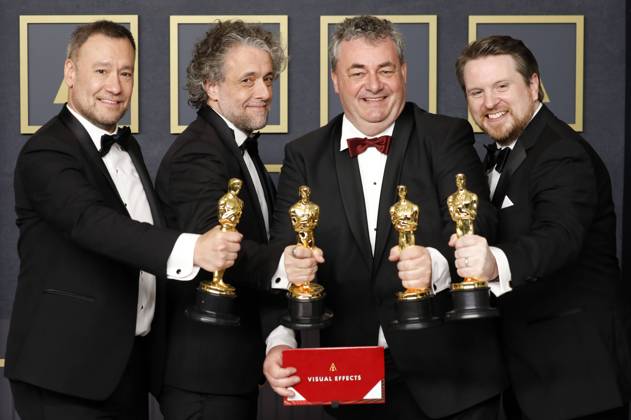 Brian Connor, Paul Lambert, Gerd Nefzer und Tristan Myles mit Oscars für die besten visuellen Effekte bei Dune im Press Room der Oscar Verleihung 2022 94th Annual Academy Awards im Hollywood & Highland Center. Los Angeles, 27.03.2022