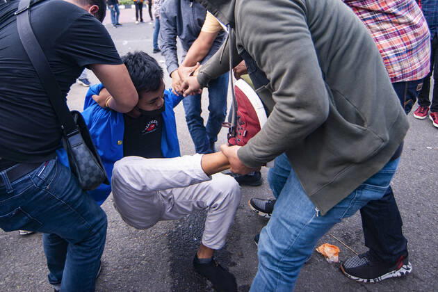 April 11, 2022, Palembang, South Sumatra, Indonesia: Students demonstrate against the addition of the presidential mandate in Palembang on Monday, April 11, 2022. Palembang Indonesia - ZUMAp194 20220411_zip_p194_001 Copyright: xSigitxPrasetyax
