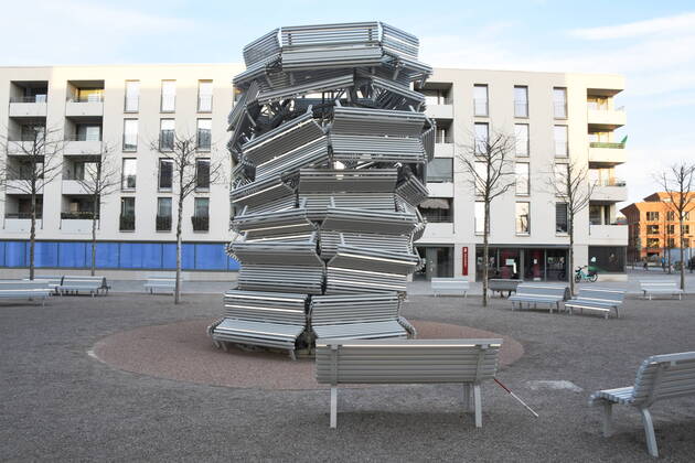 Bilder des Jahres 2022, Entertainment 04 April Entertainment Themen der Woche KW15 Entertainment Bilder des Tages Brunnen Skulptur Muenchen 14.04.2022 Bauhausplatz im Domagkpark Eroeffnen die diesjaehrige Brunnensaison mit dem neu errichteten Brunnenkunstwerk am Bauhausplatz. Muenchen