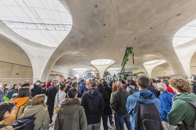 Bilder des Jahres 2022, News 04 April News Themen der Woche KW15 News Bilder des Tages Tage der offenen Baustelle am neuen Hauptbahnhof in Stuttgart. Drei Tage lang steht Stuttgart 21 allen Interessierten offen. Am ersten Besuchstag strömten nach Angaben der Bahn 15000 Interessierte zum Milliardenprojekt. 16.04.2022: DEU, Deutschland, Baden-Württemberg, Stuttgart.