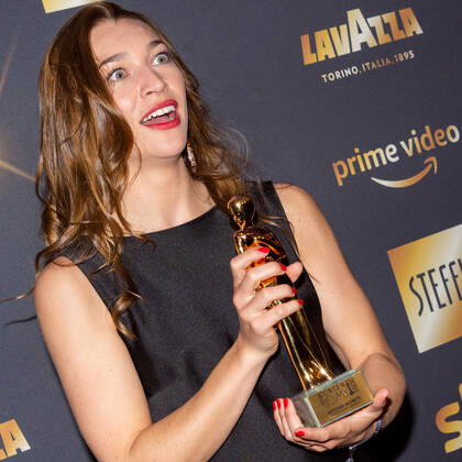 20220423 Kurier Romy Gala 2022 WIEN, OESTERREICH - 23. APRIL: Preistraegerin in der Kategorie -Entdeckung weiblich- Antonia Moretti bei der Verleihung des deutschsprachigen Film- und Fernseh-Preises, die 33. Kurier Romy Gala 2022 im Festsaal der Wiener Hofburg am 23. April 2022 in Wien, Oesterreich. 220423_SEPA_17_016 Copyright: xIsabellexOuvrardx SEPAxMedia