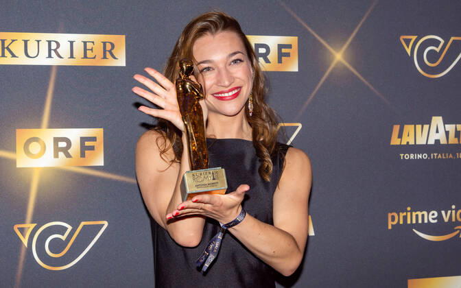 20220423 Kurier Romy Gala 2022 WIEN, OESTERREICH - 23. APRIL: Preistraegerin in der Kategorie -Entdeckung weiblich- Antonia Moretti bei der Verleihung des deutschsprachigen Film- und Fernseh-Preises, die 33. Kurier Romy Gala 2022 im Festsaal der Wiener Hofburg am 23. April 2022 in Wien, Oesterreich. 220423_SEPA_17_013 Copyright: xIsabellexOuvrardx SEPAxMedia