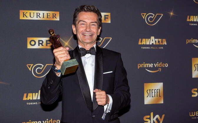 20220423 Kurier Romy Gala 2022 WIEN, OESTERREICH - 23. APRIL: Spezial-Romy fuer die Hilfsaktion -Nachbar in Not- erhielt Generaldirektor des ORF Roland Weissmann bei der Verleihung des deutschsprachigen Film- und Fernseh-Preises, die 33. Kurier Romy Gala 2022 im Festsaal der Wiener Hofburg am 23. April 2022 in Wien, Oesterreich. 220423_SEPA_17_021 Copyright: xIsabellexOuvrardx SEPAxMedia