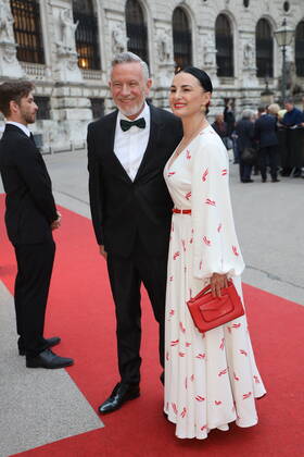 Romy Gala 2022 Wien, 23. 04. 2022 Mimi FIEDLER mit Mann