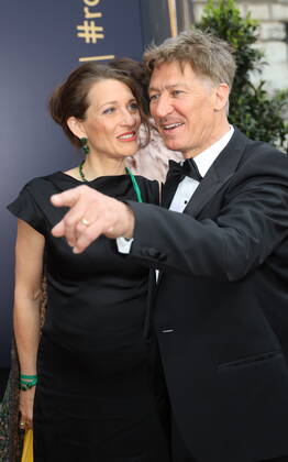 Romy Gala 2022 Wien, 23. 04. 2022 Tobias MORETTI mit Frau Julia
