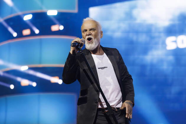 Sänger Nino de Angelo bei das große Schlagerfest XXL in der Lanxess-Arena. Köln, 23.04.2022 NRW Deutschland Copyright: xChristophxHardtx
