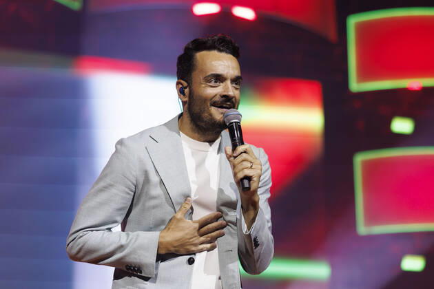 Sänger Giovanni Zarrella bei das große Schlagerfest XXL in der Lanxess-Arena. Köln, 23.04.2022 NRW Deutschland Copyright: xChristophxHardtx