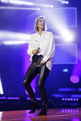 Sängerin Anna-Maria Zimmermann bei das große Schlagerfest XXL in der Lanxess-Arena. Köln, 23.04.2022 NRW Deutschland Copyright: xChristophxHardtx