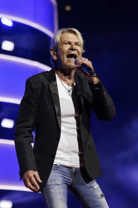 Popsänger Matthias Reim bei das große Schlagerfest XXL in der Lanxess-Arena. Köln, 23.04.2022 NRW Deutschland Copyright: xChristophxHardtx