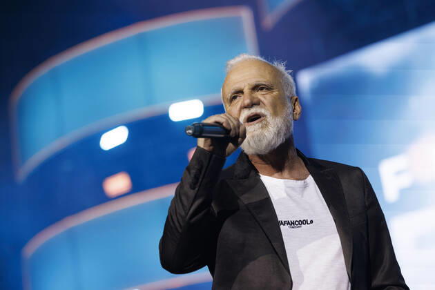 Sänger Nino de Angelo bei das große Schlagerfest XXL in der Lanxess-Arena. Köln, 23.04.2022 NRW Deutschland Copyright: xChristophxHardtx