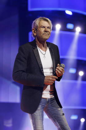 Popsänger Matthias Reim bei das große Schlagerfest XXL in der Lanxess-Arena. Köln, 23.04.2022 NRW Deutschland Copyright: xChristophxHardtx