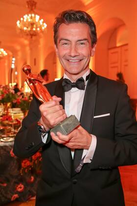 23.04.2022, Wiener Hofburg, ROMY - Film- u. TV-Preis, Gala-Verleihung des Fernseh-Preises von ORF u. KURIER im Bild: Roland Weißmann -ORF Generaldirektor, -mit d Award, ROMY - Film- u. TV-Preis