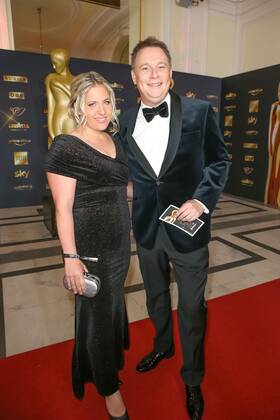 23.04.2022, Wiener Hofburg, ROMY - Film- u. TV-Preis, Gala-Verleihung des Fernseh-Preises von ORF u. KURIER im Bild: Meinrad Knapp, -mit Gattin, ROMY - Film- u. TV-Preis