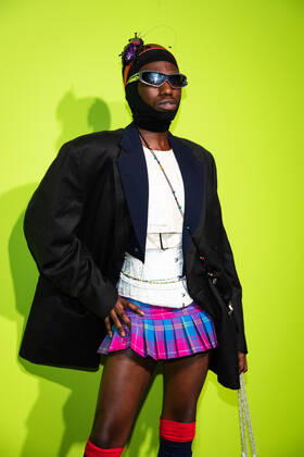 April 26, 2022, London, United Kingdom: A guest attends the Photocall at the International Woolmark Prize 2022 FINAL in London. London United Kingdom - ZUMAs197 20220426_zaa_s197_131 Copyright: xLoredanaxSangiulianox