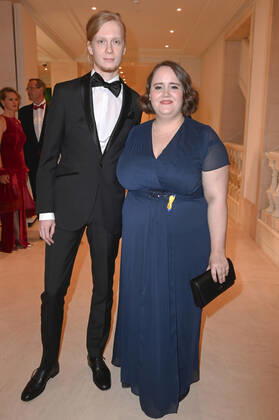 Ricarda Lang mit Partner Florian Wilsch beim 69. Bundespresseball 2022 im Hotel Adlon Kempinski. Berlin, 29.04.2022