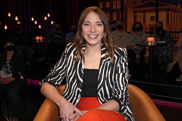 Carolin von der Groeben bei der Aufzeichnung der MDR rbb-Talkshow Riverboat im Studio A im rbb Fernsehzentrum. Berlin, 29.04.2022