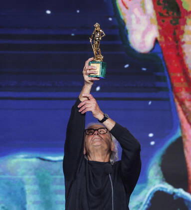 Verleihung des David di Donatello-Preises 2022 in Rom - Die Preisträger May 3, 2022, ROME, Italia: Italian actor Antonio Capuano at Cinecitta studios receives award Special David during the 67th edition of the David di Donatello Awards, in Rome, Italy, 3 May 2022. ANSA GIUSEPPE LAMI ROME Italia - ZUMAa110 20220503_zaf_a110_017 Copyright: xGiuseppexLamix