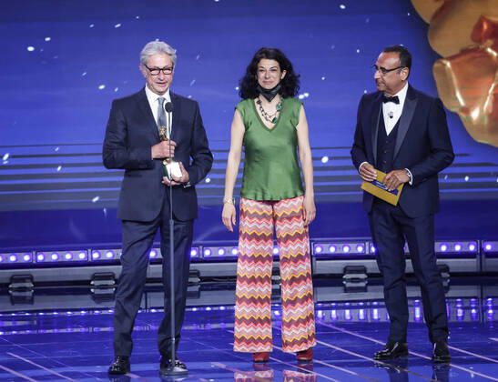Verleihung des David di Donatello-Preises 2022 in Rom - Die Preisträger May 3, 2022, ROME, Italia: Italian film editors Massimo Quaglia and Annalisa Schillaci at Cinecitta studios receives award for Best Editing for Ennio during the 67th edition of the David di Donatello Awards, in Rome, Italy, 3 May 2022. ANSA GIUSEPPE LAMI ROME Italia - ZUMAa110 20220503_zaf_a110_018 Copyright: xGiuseppexLamix