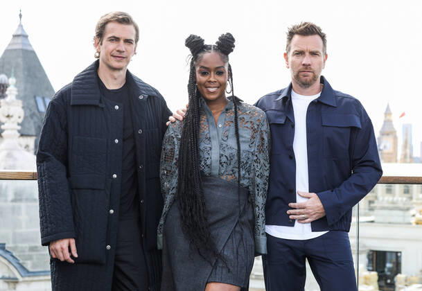 Bilder des Jahres 2022, Entertainment 05 Mai Entertainment Bilder des Tages May 12, 2022, London, United Kingdom: (L-R) Moses Ingram, Hayden Christensen, and Ewan McGregor attend a photocall for the new Disney+ limited series Obi-Wan Kenobi at the Corinthia in London. London United Kingdom - ZUMAs197 20220512_zaa_s197_304 Copyright: xBrettxCovex