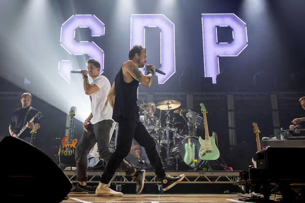 Vincent Stein und Dag-Alexis Kopplin von SDP live bei einem Kozert ihre Die Unendlichste Tour in der Thüringenhalle. Erfurt, 13.05.2022