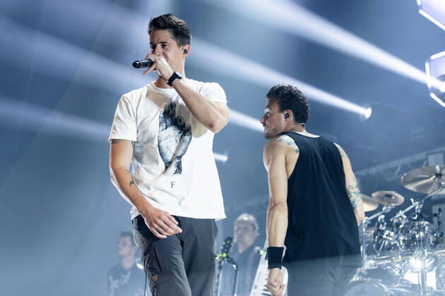 Vincent Stein und Dag-Alexis Kopplin von SDP live bei einem Kozert ihre Die Unendlichste Tour in der Thüringenhalle. Erfurt, 13.05.2022