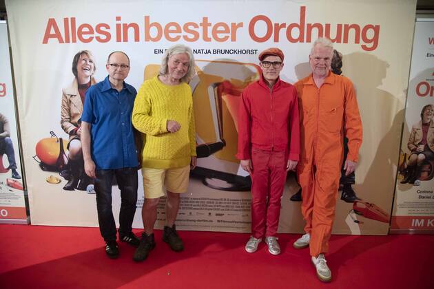 Bilder des Jahres 2022, Entertainment 05 Mai Entertainment Themen der Woche KW20 Entertainment Bilder des Tages die Musiker der Band ERDMOEBEL, Filmpremiere ALLES IN BESTER ORDNUNG in der Lichtburg in Essen, 16.05.2022.