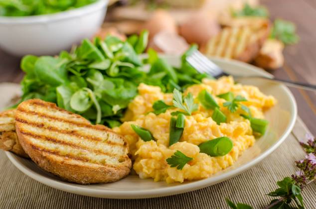 Scrambled eggs with beans and salad, baked baguette on a panini , 22988964.jpg, scrambled, eggs, egg, breakfast, food, meal, pan, fresh, toast, fried, bread, lunch, plate, closeup, yellow, delicious, dish, morning, cooked, parsley, fork, healthy, omelet, gourmet, cuisine, background, brunch, white, iron, dinner, traditional, tasty, snack, herbs, bacon, appetizer, green, wooden, frying, skillet, salad, lamb lettuce, lamb, lettuce, bio, organic, rustic, wood, microgreens, parsley,