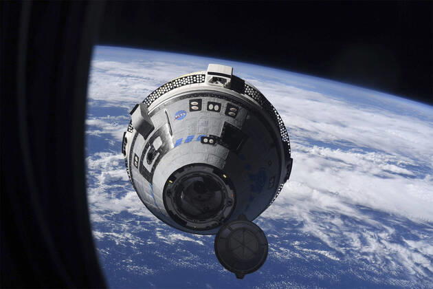 Bilder des Jahres 2022, News 05 Mai News Themen der Woche KW20 News Bilder des Tages May 21, 2022, International Space Station, Earth Orbit: The Boeing CST-100 Starliner spacecraft approaches to dock for the first time with the International Space Station, May 21, 2022 in Earth Orbit. International Space Station Earth Orbit - ZUMAp138 20220521_zaa_p138_009 Copyright: xEsa Nasax