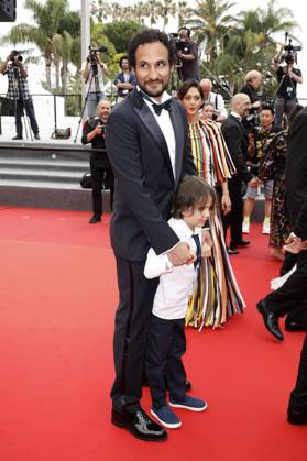 Ali Abbasi und Zar Amir-Ebrahimi bei der Premiere des Kinofilms Holy Spider Les nuits de Mashhad auf dem Festival de Cannes 2022 75. Internationale Filmfestspiele von Cannes im Palais des Festivals. Cannes, 22.05.2022