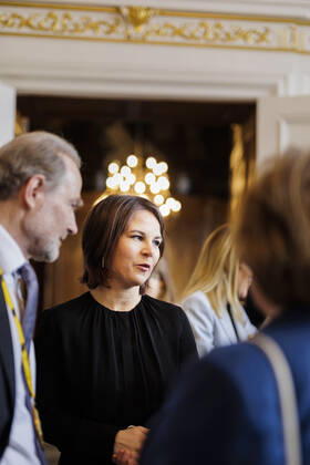 Annalena Baerbock (Buendnis 90 Die Gruenen), Bundesaussenministerin, bei der Verleihung des Karlspreises in Aachen, 26.05.2022. Aachen Deutschland