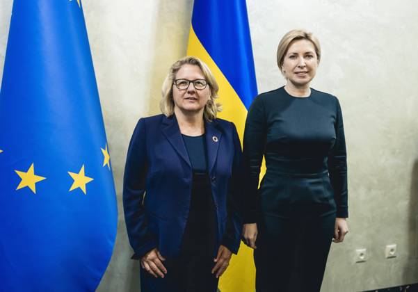 Ukraine-Krieg, Jahrestag der Invasion, Persönlichkeiten besuchen die Ukraine, Archivbilder News Bilder des Tages Bundesentwicklungsministerin Svenja Schulze (SPD) trifft die Vize-Ministerpraesidentin und Ministerin fuer die Wiedereingliederung besetzter Gebiete, Iryna Wereschtschuk. Kiew, 27.05.2022. Kiew Ukraine Copyright: xXanderxHeinlx
