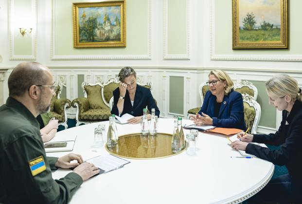 Ukraine-Krieg, Jahrestag der Invasion, Persönlichkeiten besuchen die Ukraine, Archivbilder Bundesentwicklungsministerin Svenja Schulze (SPD) trifft Denys Schmyhal, Ministerpraesident der Ukraine. Kiew, 27.05.2022. Kiew Ukraine Copyright: xXanderxHeinlx