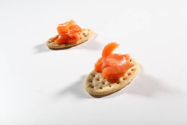 two cracker with salmon on white background , 19954986.jpg, cracker: salmon, drink, biscuits, slice, crust, jam, breakfast, cereal, bread, cereal, food, nutrition, crisp, golden, fragrant, food, crumbly, tart, fruit, toast, toasted bread crumbs, sticks, toast, slice,