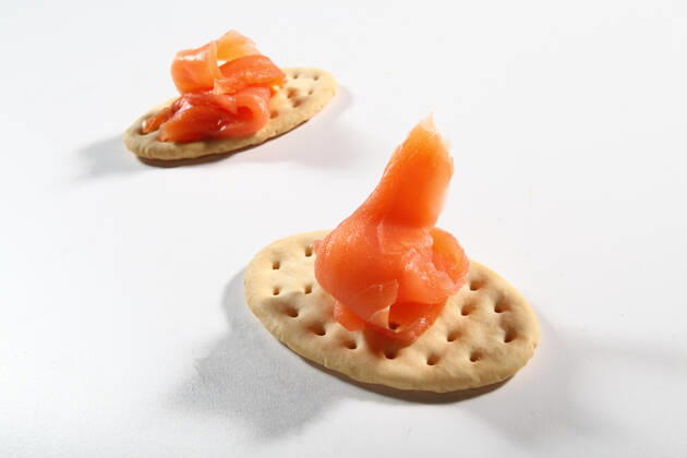 two cracker with salmon on white background , 19955174.jpg, cracker: salmon, drink, biscuits, slice, crust, jam, breakfast, cereal, bread, cereal, food, nutrition, crisp, golden, fragrant, food, crumbly, tart, fruit, toast, toasted bread crumbs, sticks, toast, slice,