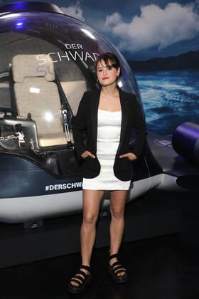 First Look Event der ZDF Produktion DER SCHWARM Rosabell Laurenti Sellers Fotocall Photocall Fototermin First Look Event zur ZDF Produktion DER SCHWARM von Frank Schätzing (Executive Producer und Autor) im Glashaus der Arena in Berlin Copyright: xEventpressx