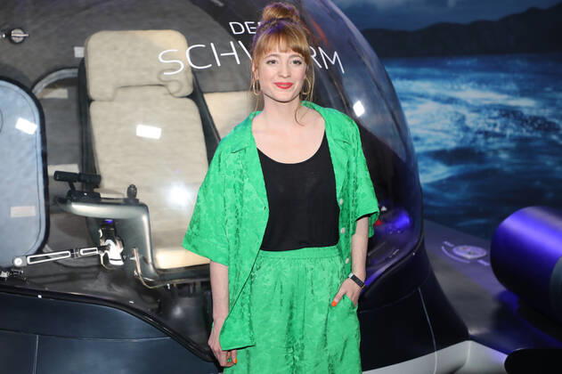 First Look Event der ZDF Produktion DER SCHWARM Leonie Benesch Fotocall Photocall Fototermin First Look Event zur ZDF Produktion DER SCHWARM von Frank Schätzing (Executive Producer und Autor) im Glashaus der Arena in Berlin Copyright: xEventpressx