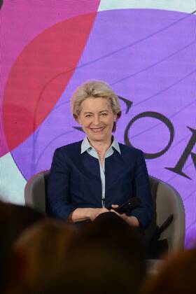Ursula Von der Leyen at MAXXI in Rome for the New European Bauhaus Ursula von der Leyen, President of the European Commission during the News Ursula Von der Leyen at MAXXI in Rome for the New European Bauhaus on June 09, 2022 at the MAXXI Museum in Rome, Italy Rome Italy Copyright: xGloriaxImbrognox originalFilename: livemedia-ursulavo220609_npUNl