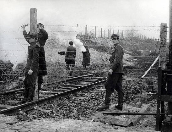 12 3 1961 - Volkspolizei Closing Down Train Tracks After 25 People Escaped Two Days Earlier 1062_05_M_-13369-