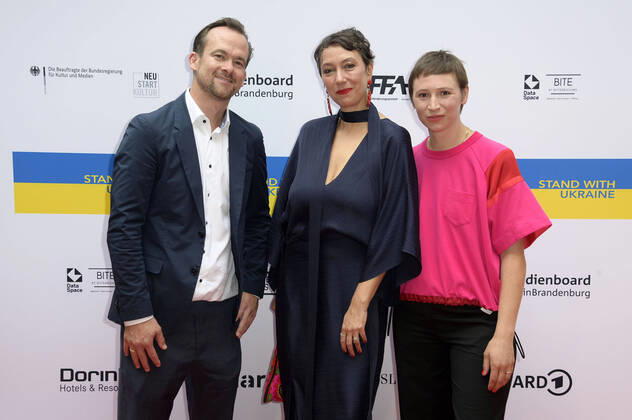 Jonas Dornbach, Ursula Strauss und Gast beim Nominiertenabend zum Deutschen Filmpreis 2022 im BITE by Ritter Richard. Berlin, 11.06.2022