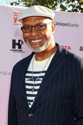 LOS ANGELES - JUN 14: James Pickens Jr at the 2022 YWCA Greater Los Angeles Phenomenal Woman Awards at the You Tube Theater on June 14, 2022 in Los Angeles, CA  Copyright: xHutchinsxPhotox xipa-agency.netx x 2022xKathyxHutchinsx xHutchinsx