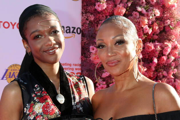 June 14, 2022, Los Angeles, CA, USA: LOS ANGELES - JUN 14: Sophia Hardison, Chante Moore at the 2022 YWCA Greater Los Angeles Phenomenal Woman Awards at the You Tube Theater on June 14, 2022 in Los Angeles, CA Los Angeles USA - ZUMAnc22 20220614_zaa_nc22_076 Copyright: xKathyxHutchinsx