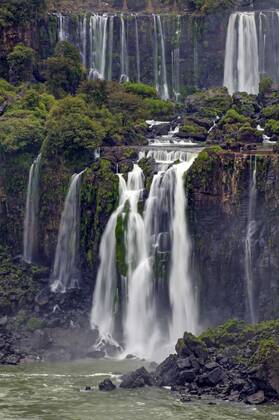 Iguacu Wasserfälle, Detailansicht, die größten Wasserfälle der Erde, Foz do Iguaçu, Brasilien, Südamerika Copyright: imageBROKER/IngoxSchulz ibxisb08327470