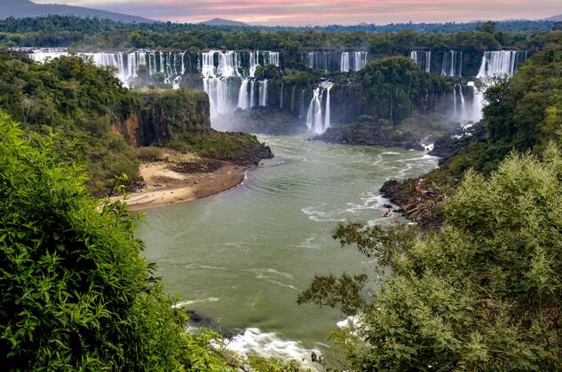 Iguacu Wasserfälle, Detailansicht, die größten Wasserfälle der Erde, Foz do Iguaçu, Brasilien, Südamerika Copyright: imageBROKER/IngoxSchulz ibxisb08327550
