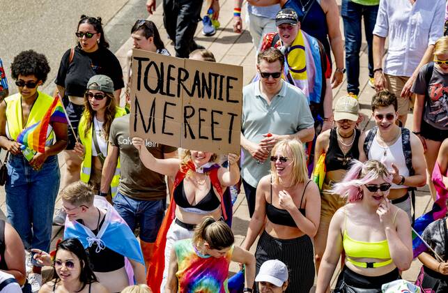 2022-06-18 12:36:12 ROTTERDAM - The Pride March traditionally moves through the city during Pink Saturday. This year s event will be held in Rotterdam with a march, information market and performances that reflect on the emancipation of the LGBTQ+ community. ANP ROBIN UTRECHT netherlands out - belgium out