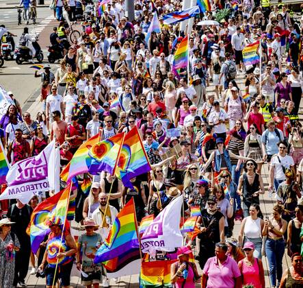2022-06-18 12:36:29 ROTTERDAM - The Pride March traditionally moves through the city during Pink Saturday. This year s event will be held in Rotterdam with a march, information market and performances that reflect on the emancipation of the LGBTQ+ community. ANP ROBIN UTRECHT netherlands out - belgium out